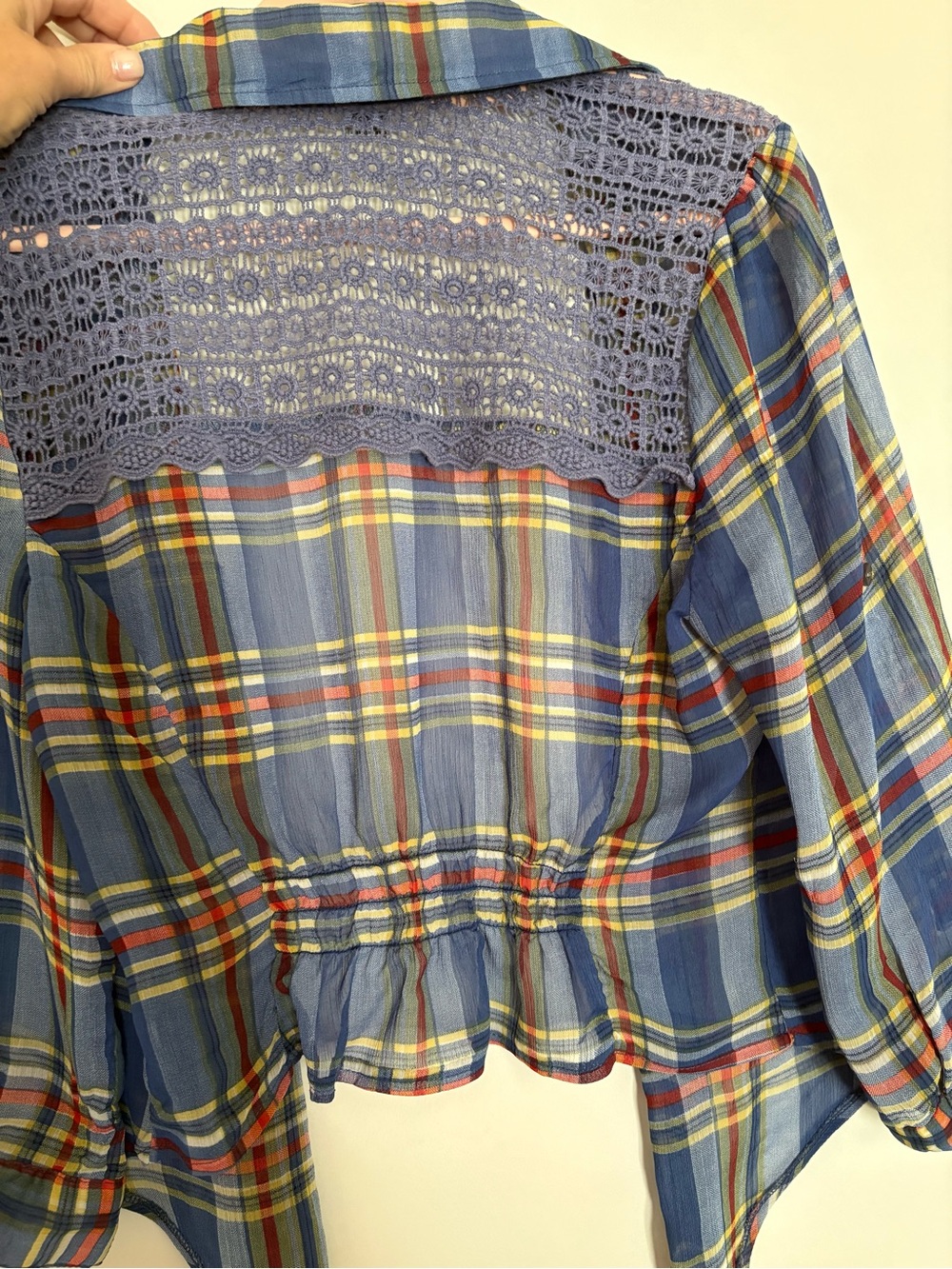 American Rag plaid lightweight blouse. - Picture 9 of 9